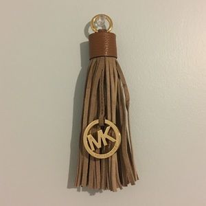 MICHAEL KORS leather tassel gold key chain
